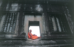 monk at angkor wat